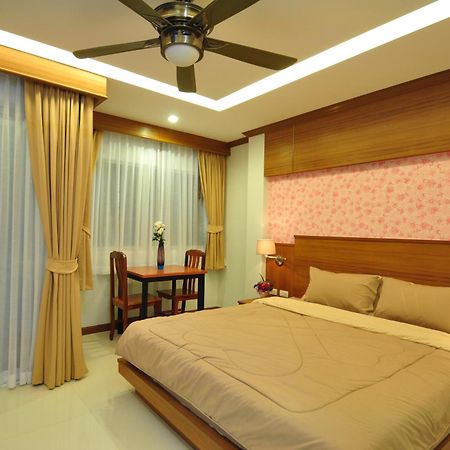 Green Harbor Hotel & Service Apartment Patong Exterior photo