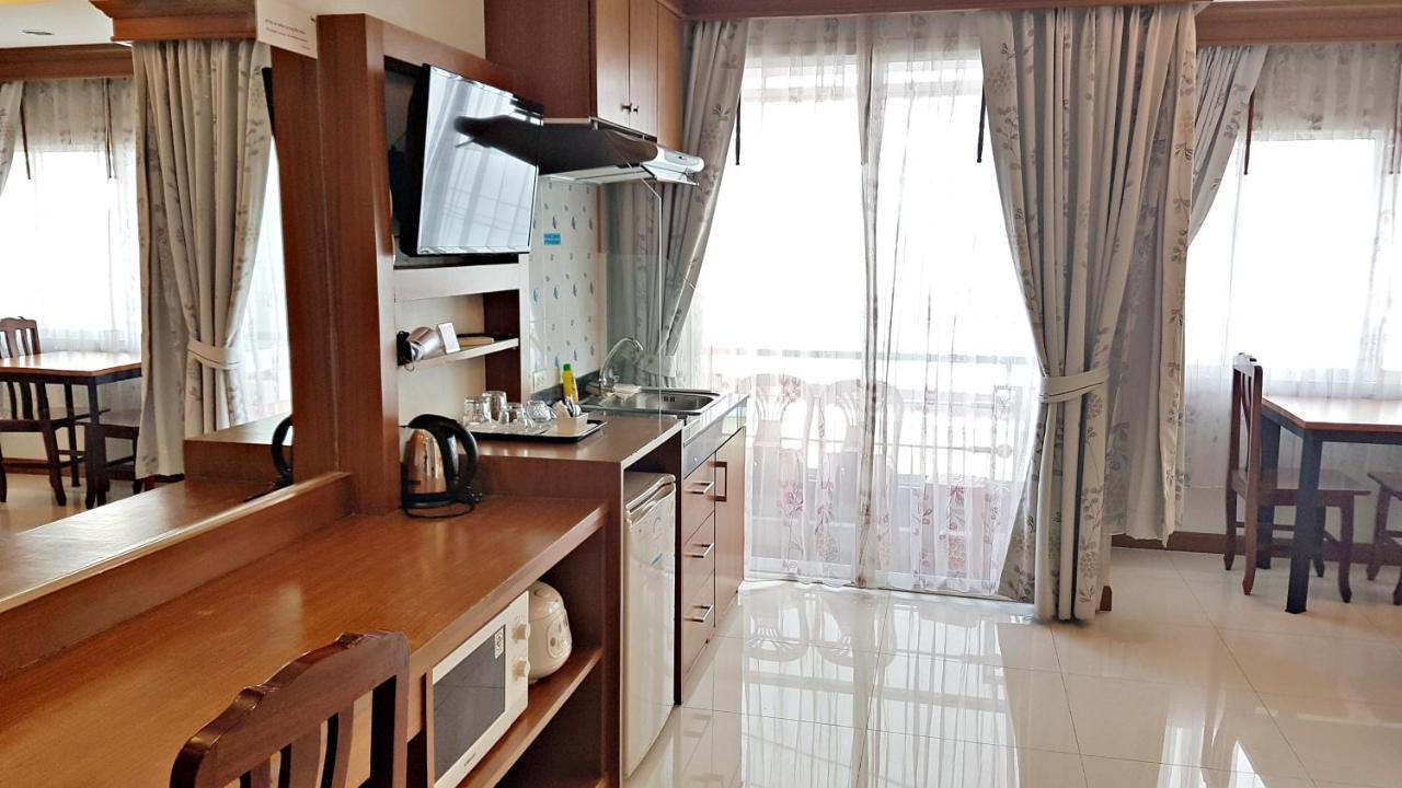Green Harbor Hotel & Service Apartment Patong Exterior photo