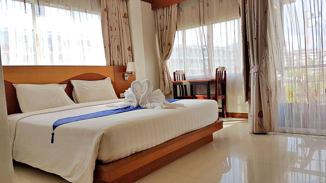 Green Harbor Hotel & Service Apartment Patong Exterior photo