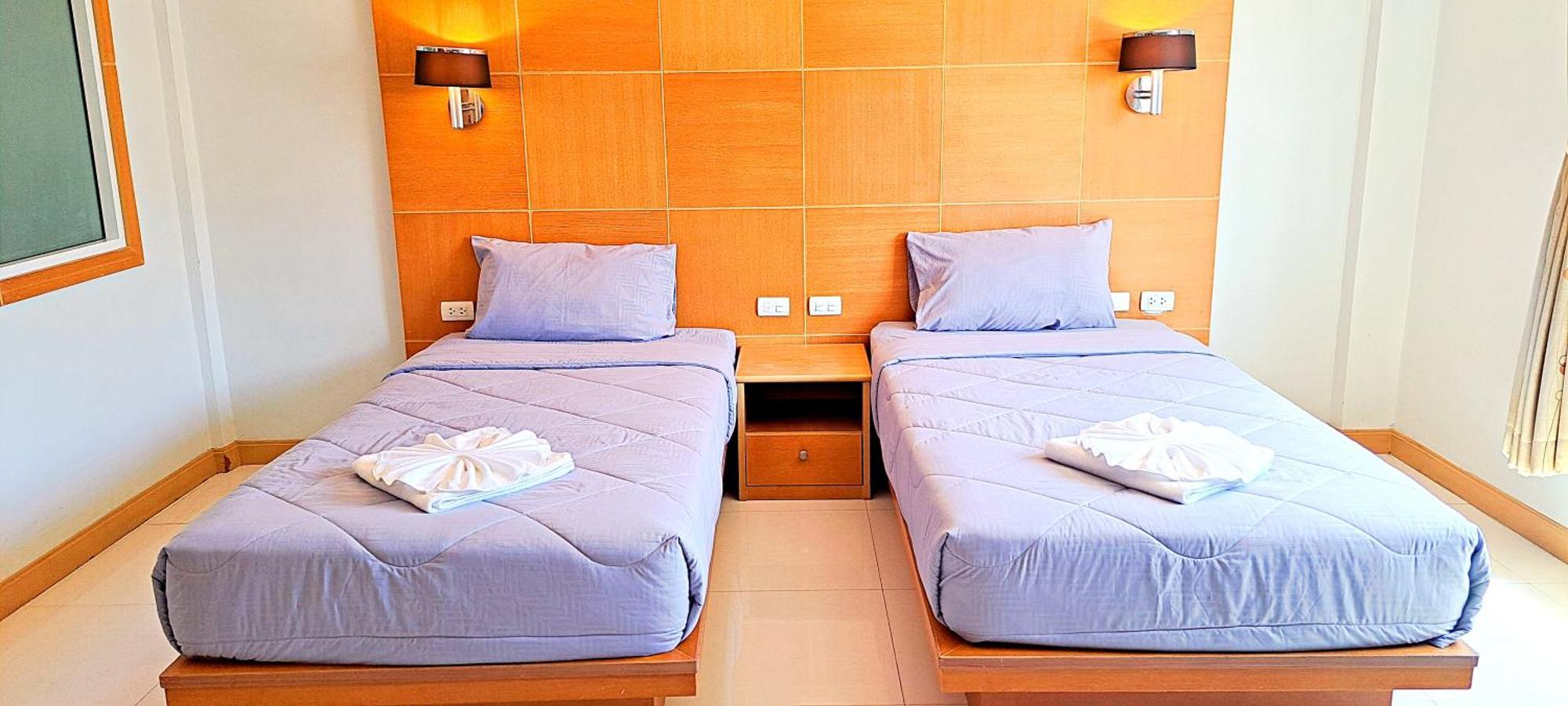 Green Harbor Hotel & Service Apartment Patong Exterior photo